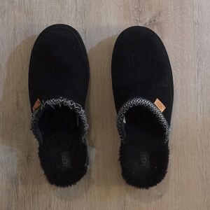 UGG Tasman Slipper Black Suede Sheepskin Slide